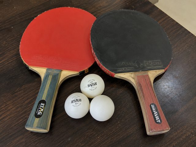Table tennis racquets + balls