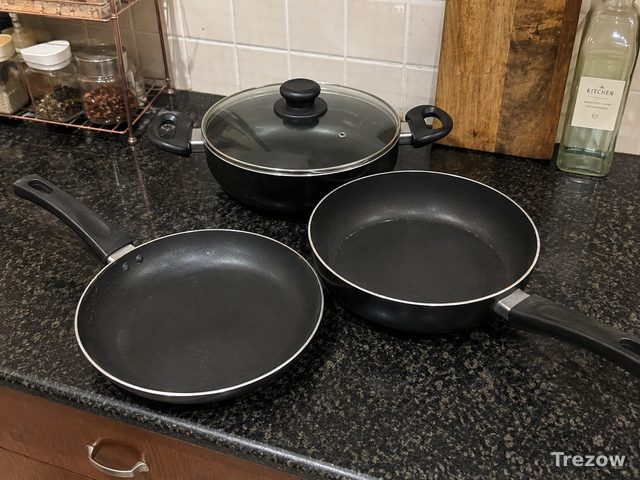 Non-stick cookware set (3 pieces)
